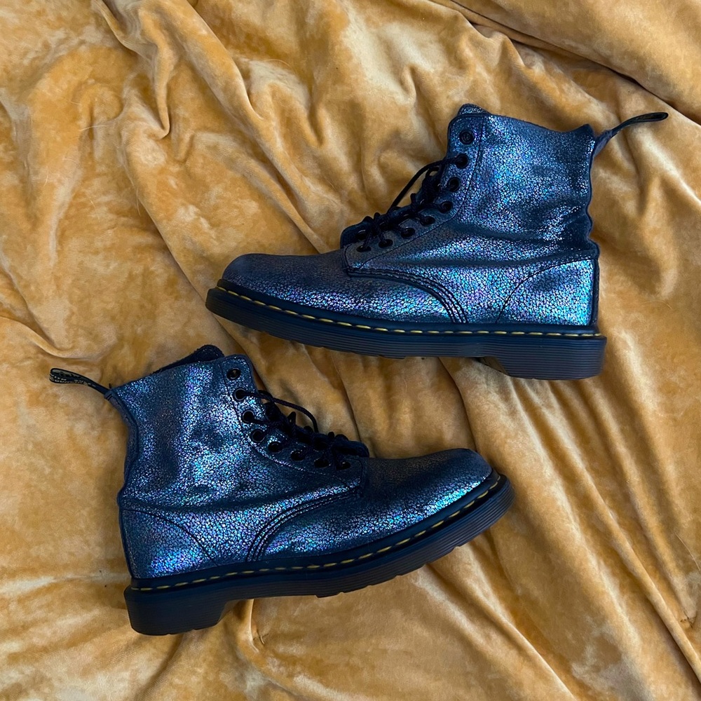 DR. DOC MARTENS OIL SLICK HOLOGRAPHIC ANKLE HIGH RAINBOW COMBAT BOOTS 🌈 SIZE 7